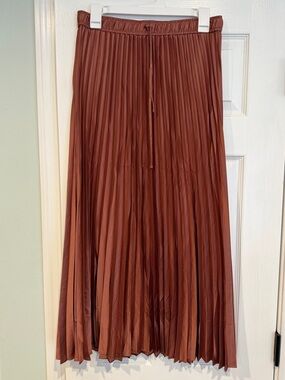 Pleated Express Midi Skirt in Dusty Rose